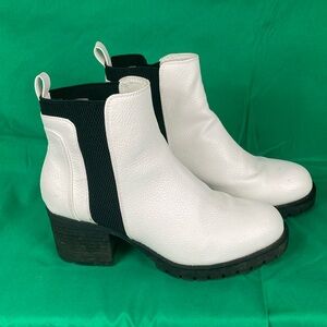 MIA funky white and black boots size 8M